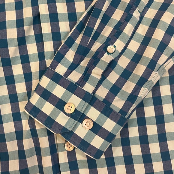 Express button down - Picture 3 of 5